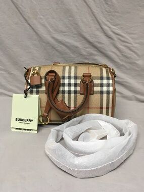 Burberry MN BOWLING PURSE